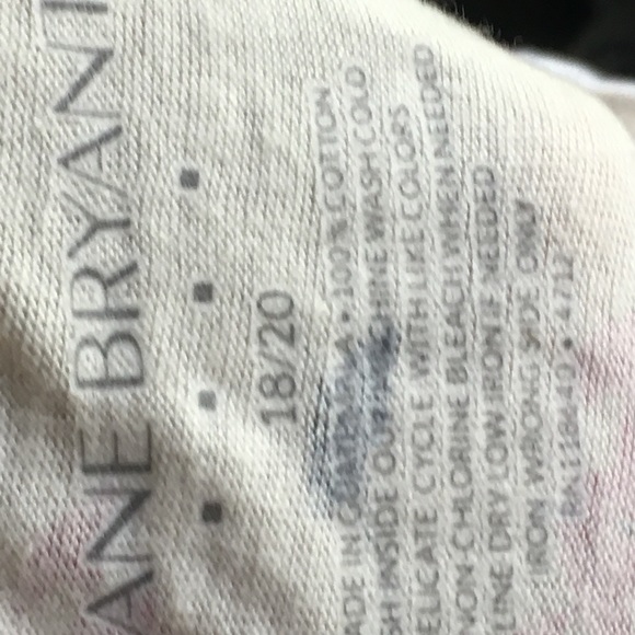 Lane Bryant Ruched side tee. Size 18/20 NWOT - Picture 3 of 4