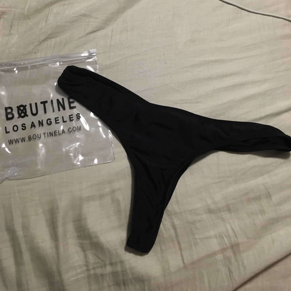 BRAND NEW BoutineLA Manhattan Black Classic Bottom