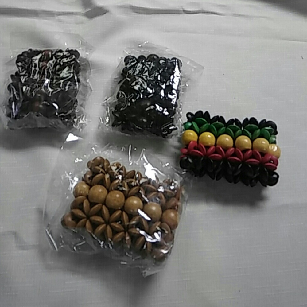 African earring - Picture 2 of 8