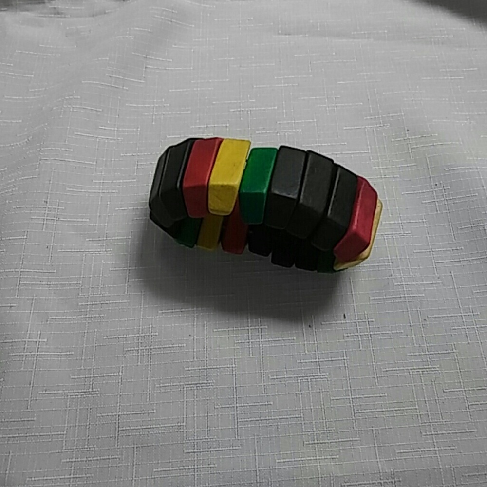 African earring - Picture 4 of 8