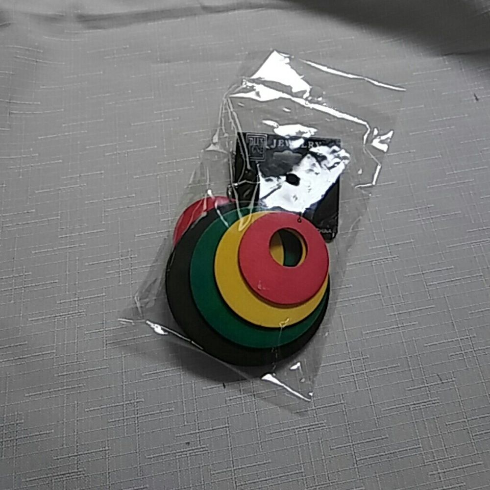 African earring - Picture 8 of 8