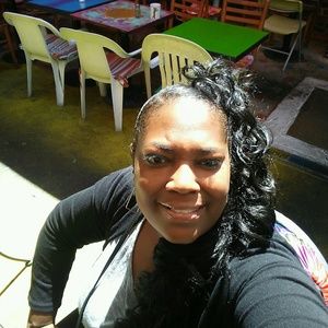 Meet your Posher, Lakisha