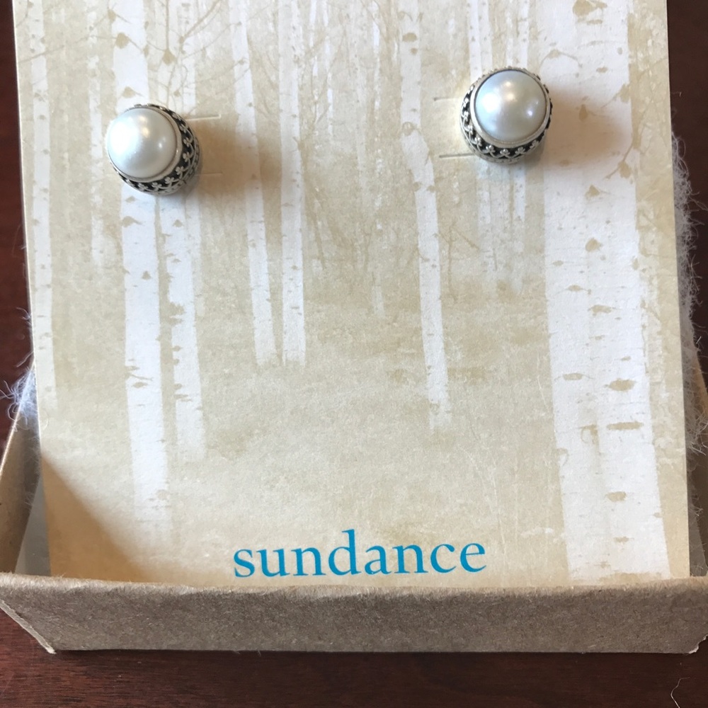 Sundance Catalog Pearl and silver earrings!