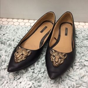 Pointed jaguar flats