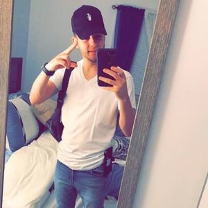 Meet your Posher, Victor