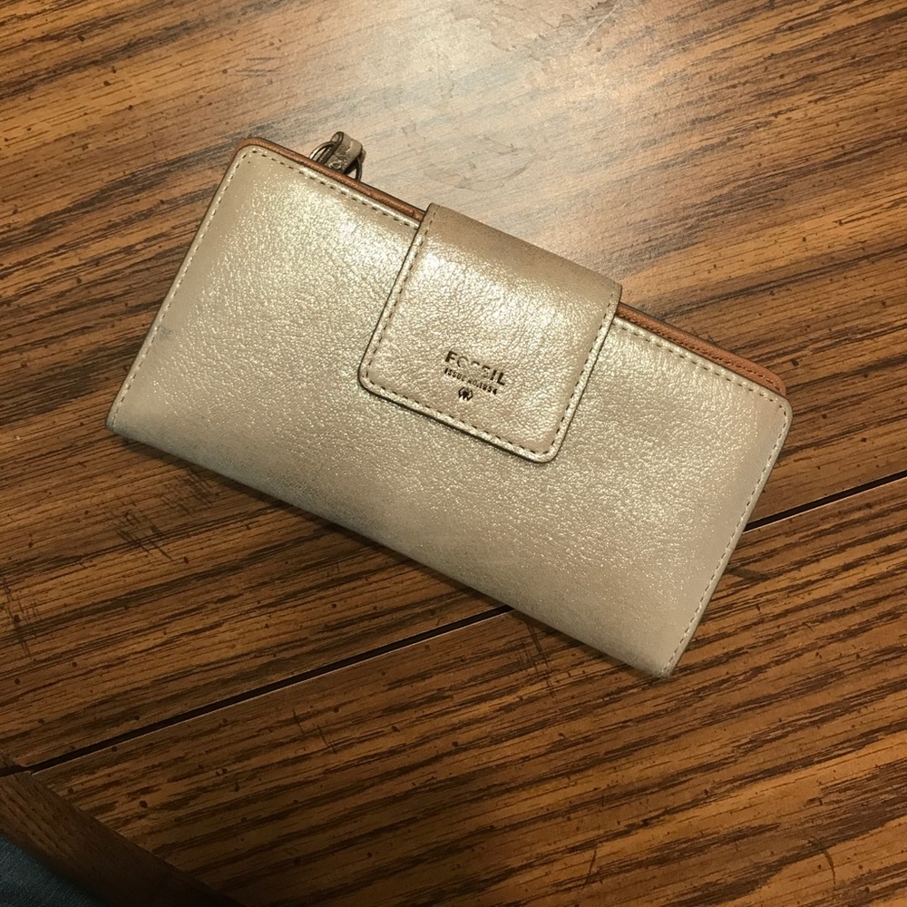 Fossil wallet😍