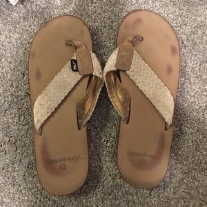 Vineyard Vines Flip Flops