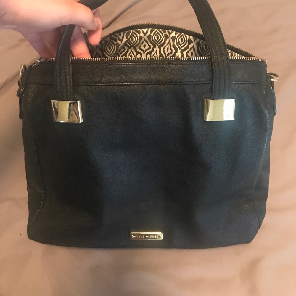 BLACK STEVE MADDEN PURSE