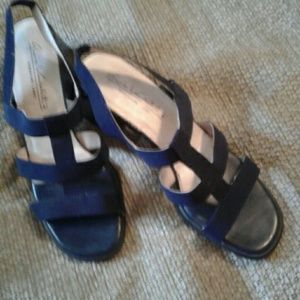 Gloria Vanderbilt Blue 2in. Sandals