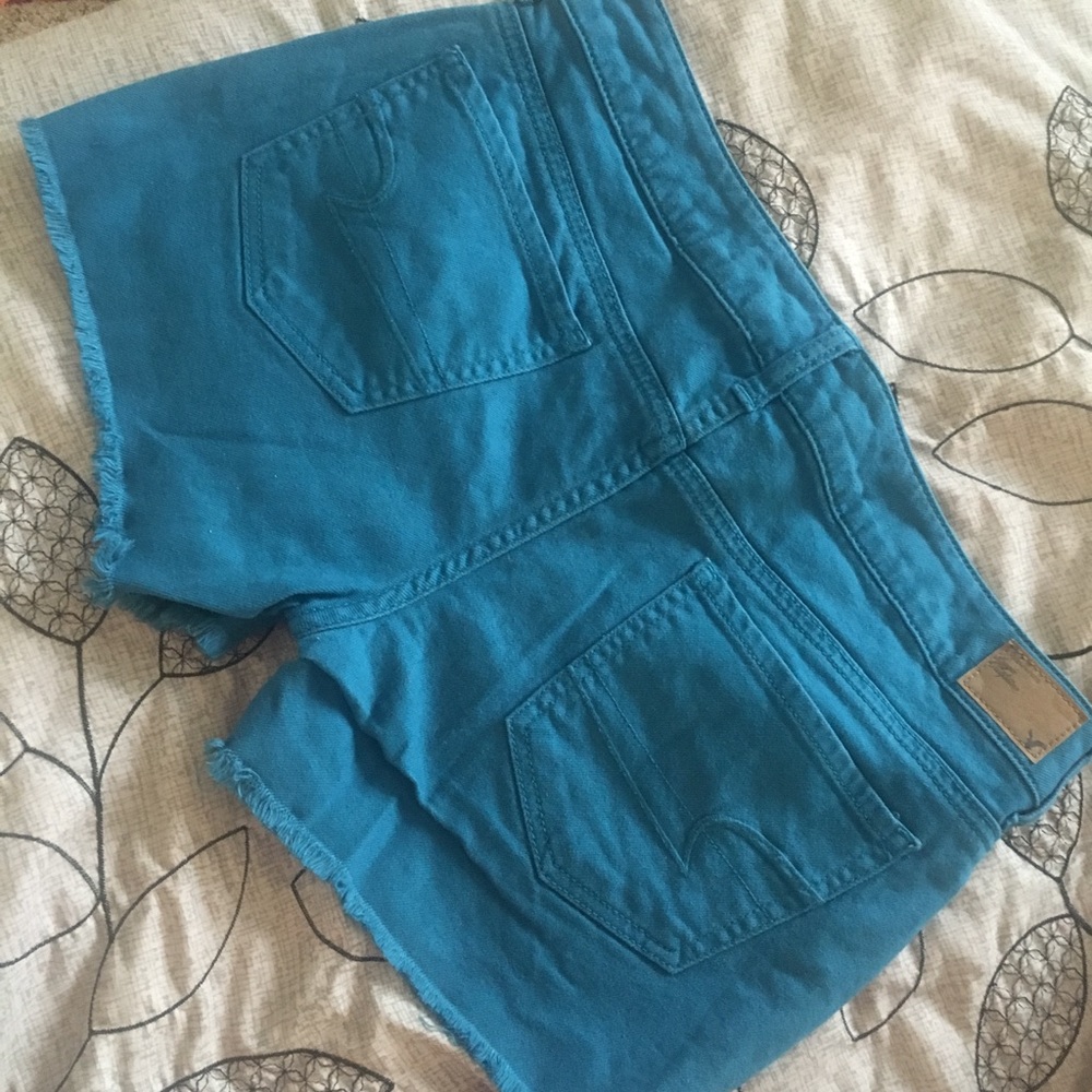 Shorts - Picture 2 of 4