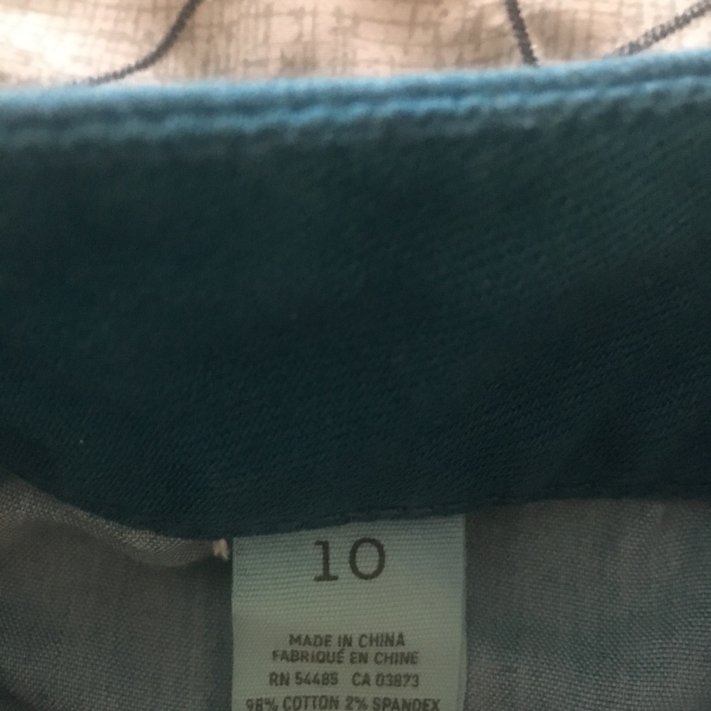 Shorts - Picture 3 of 4