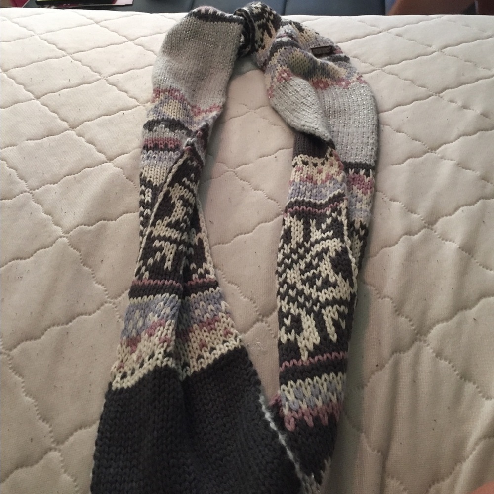 Mukluks infinity scarf