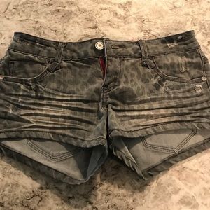 Black/gray jean shorts