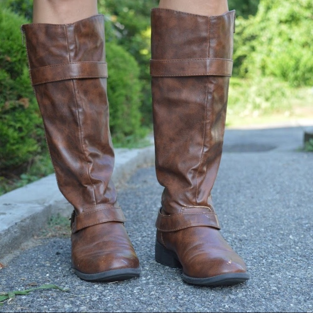 CUTE BROWN BOOTS