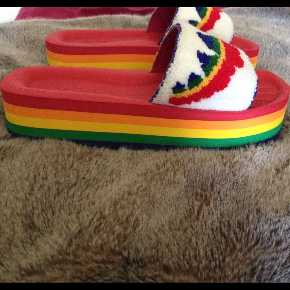 Unif Rainbow Crush Slides