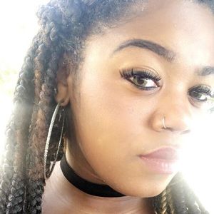 Meet your Posher, Denisha