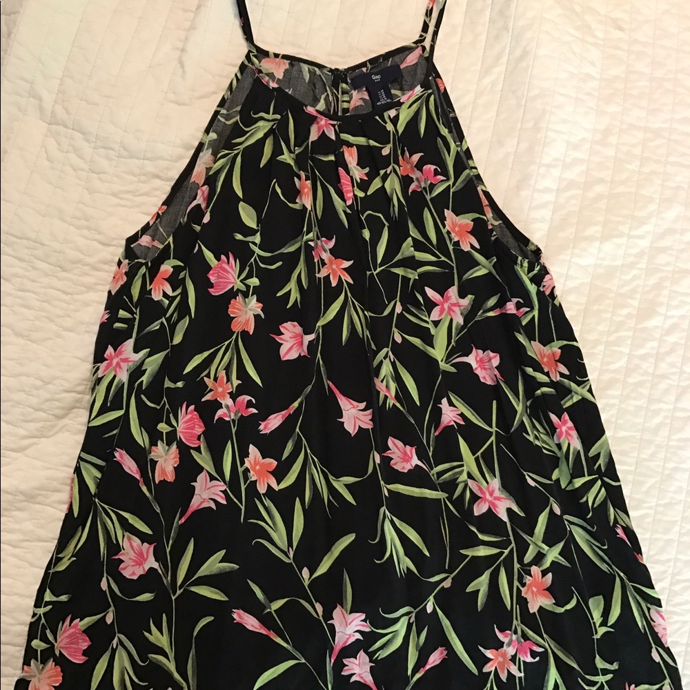 Gap Pink Floral thin-strap blouse!