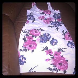 ❤️SOLD ON MERC! Floral mini dress❤️