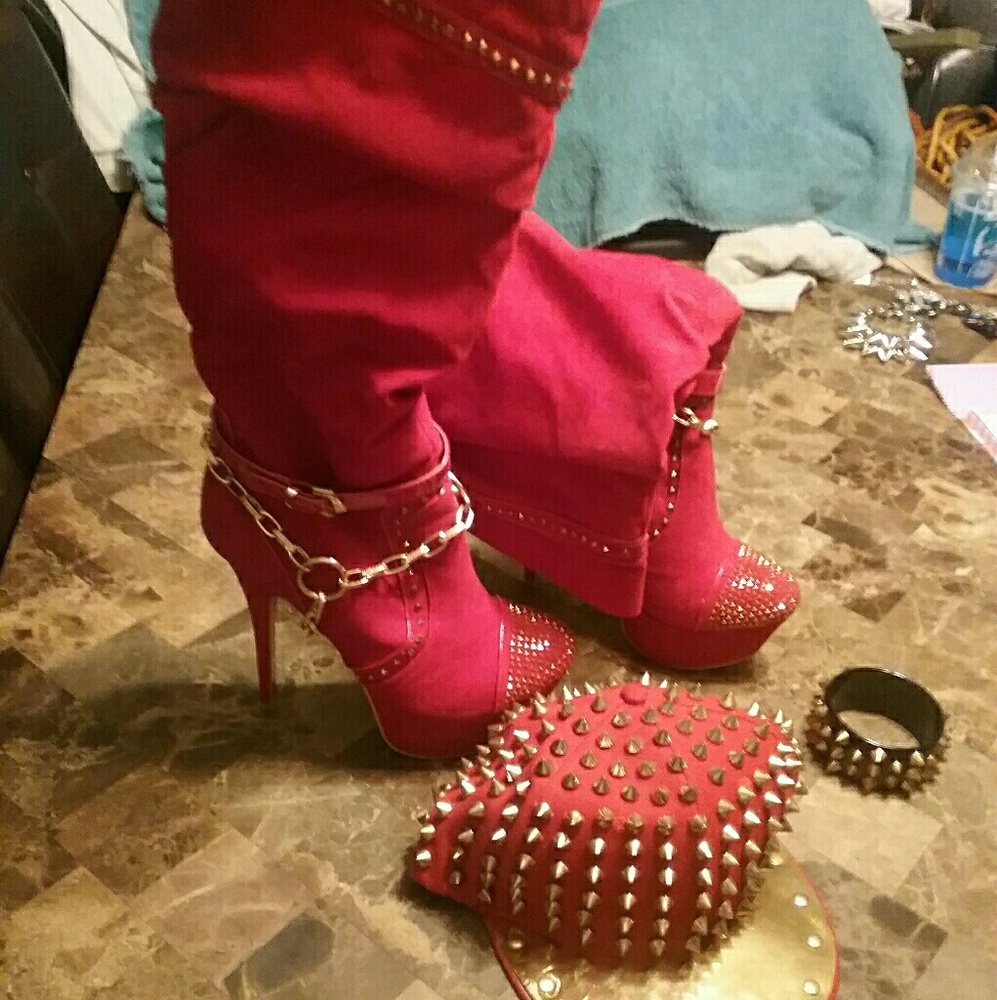 Red w/gold accents high heeled boots sz 10