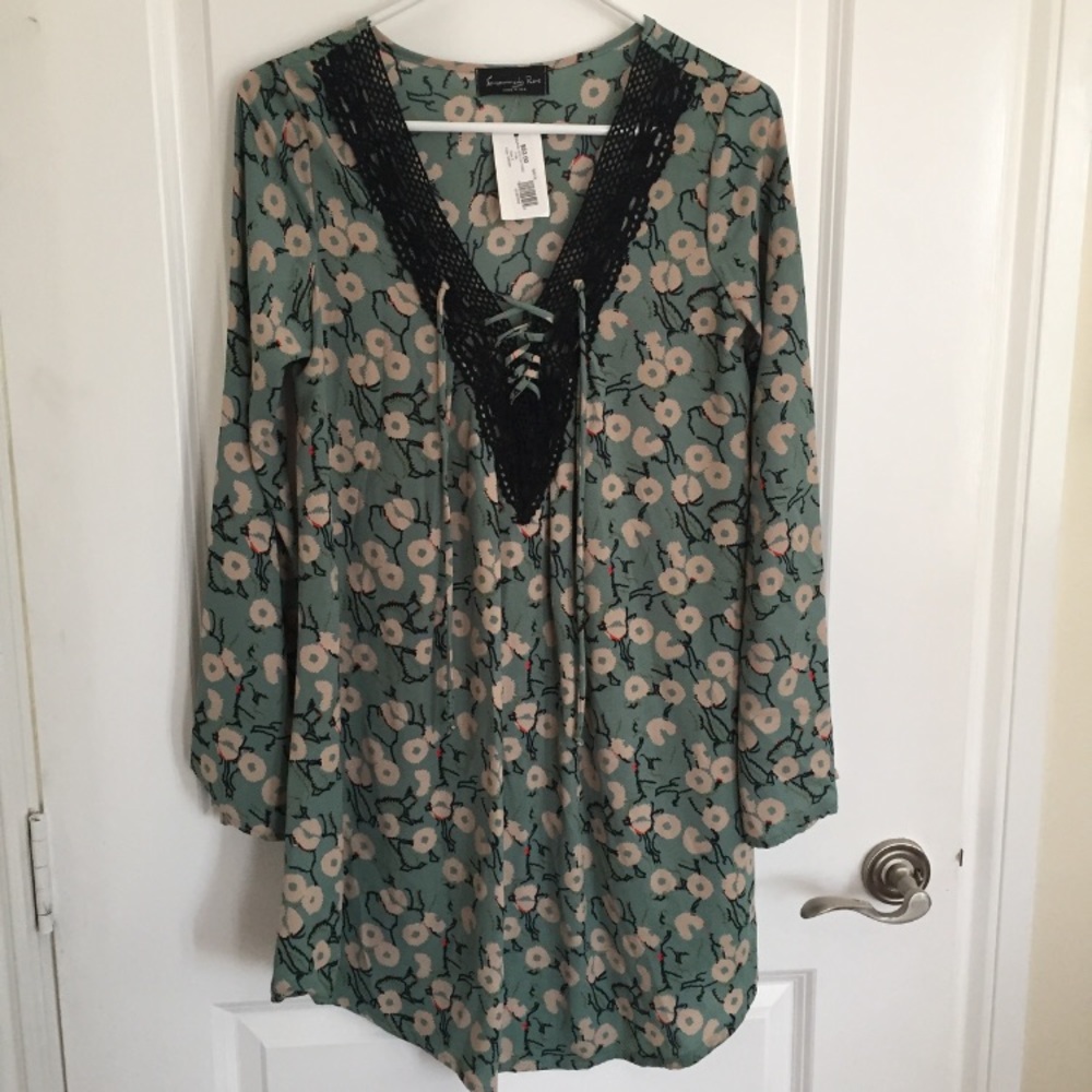 Savannah Rae Tie V Neck Tunic Dress Green Floral S