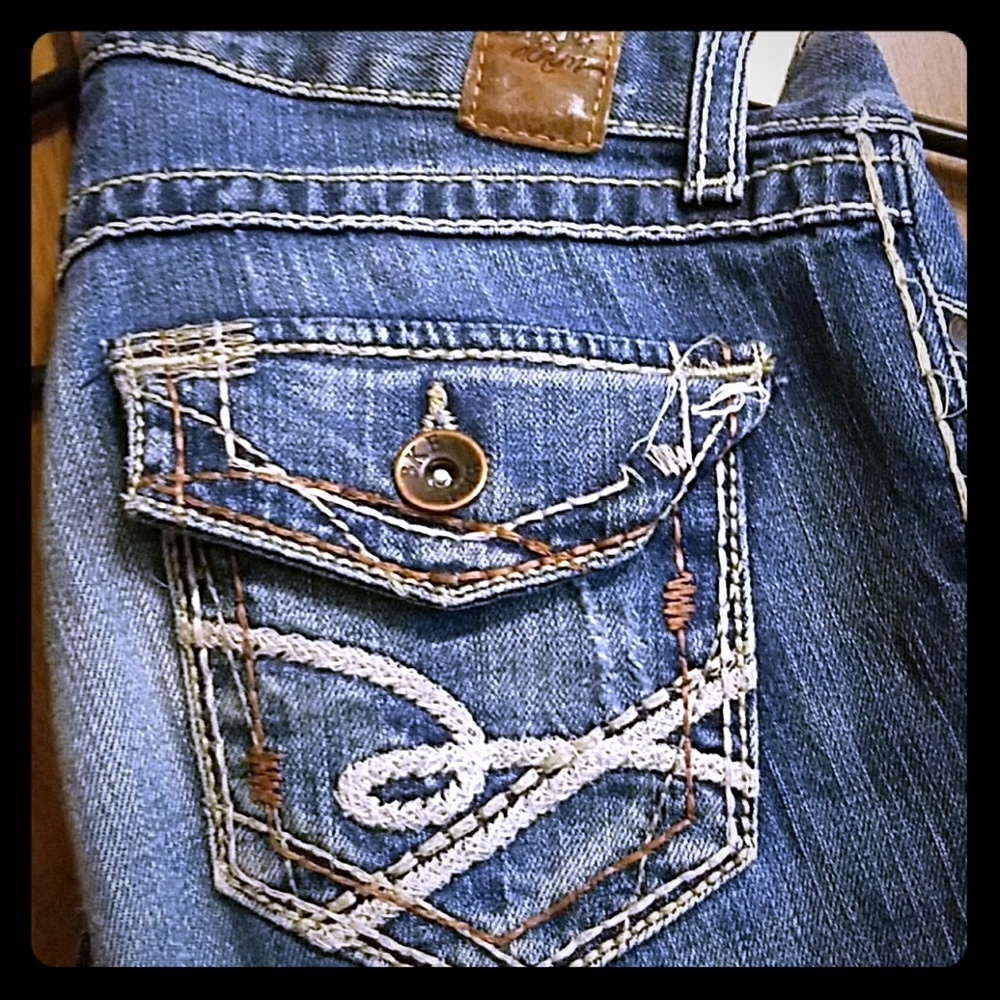 💖BKE Stella distressed stretch jeans