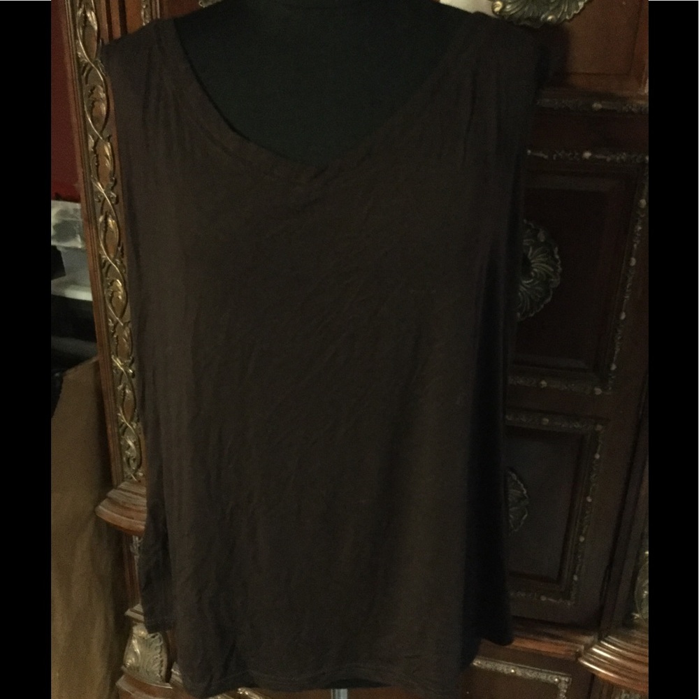 Gayla Bentley brown tank 2x