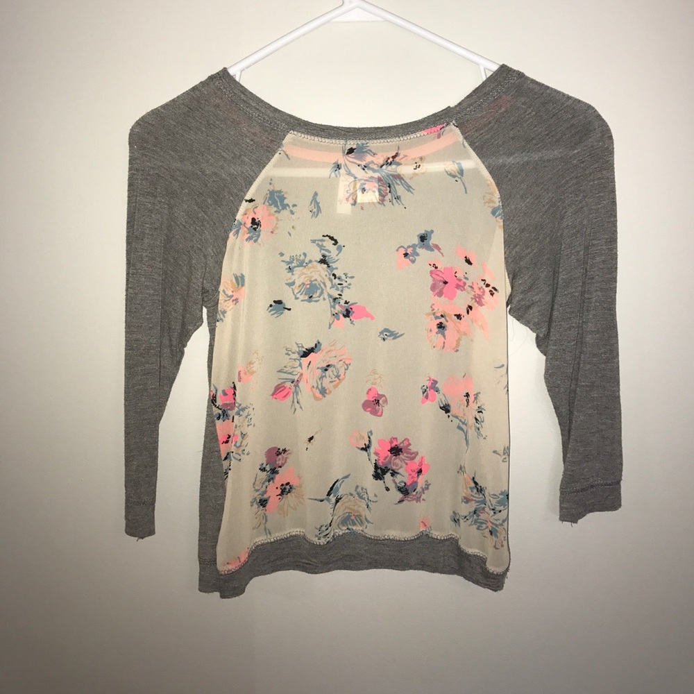 Fancy gray top