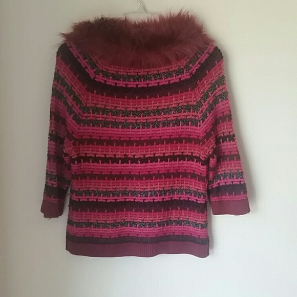 A nic and Zoe medium sweater with removable collar - Picture 4 of 4