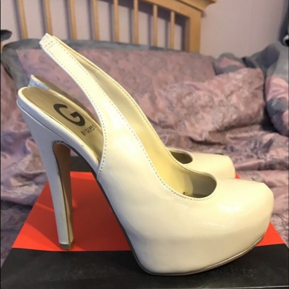 Cute nude pumps