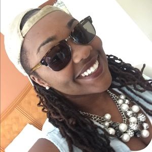 Meet your Posher, Kencia