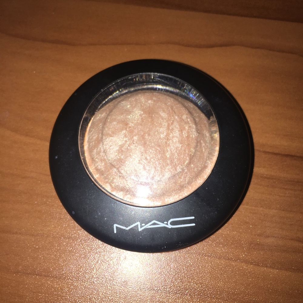 MAC Mineralized Skin Finish - Soft and Gentle