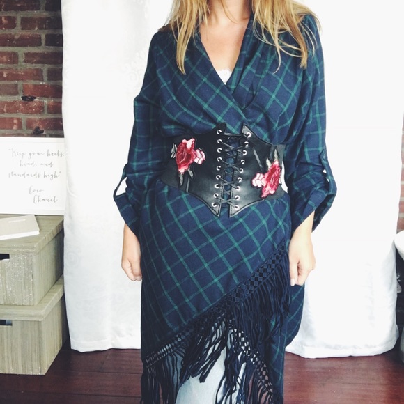 Last✨Luna Flannel Plaid Fringe Shark-bite Top - Picture 6 of 8