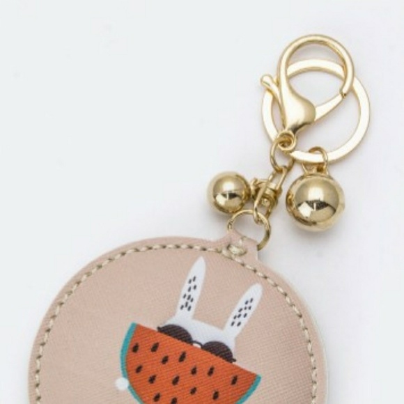 Bunny compact mirror key chain - Picture 2 of 4