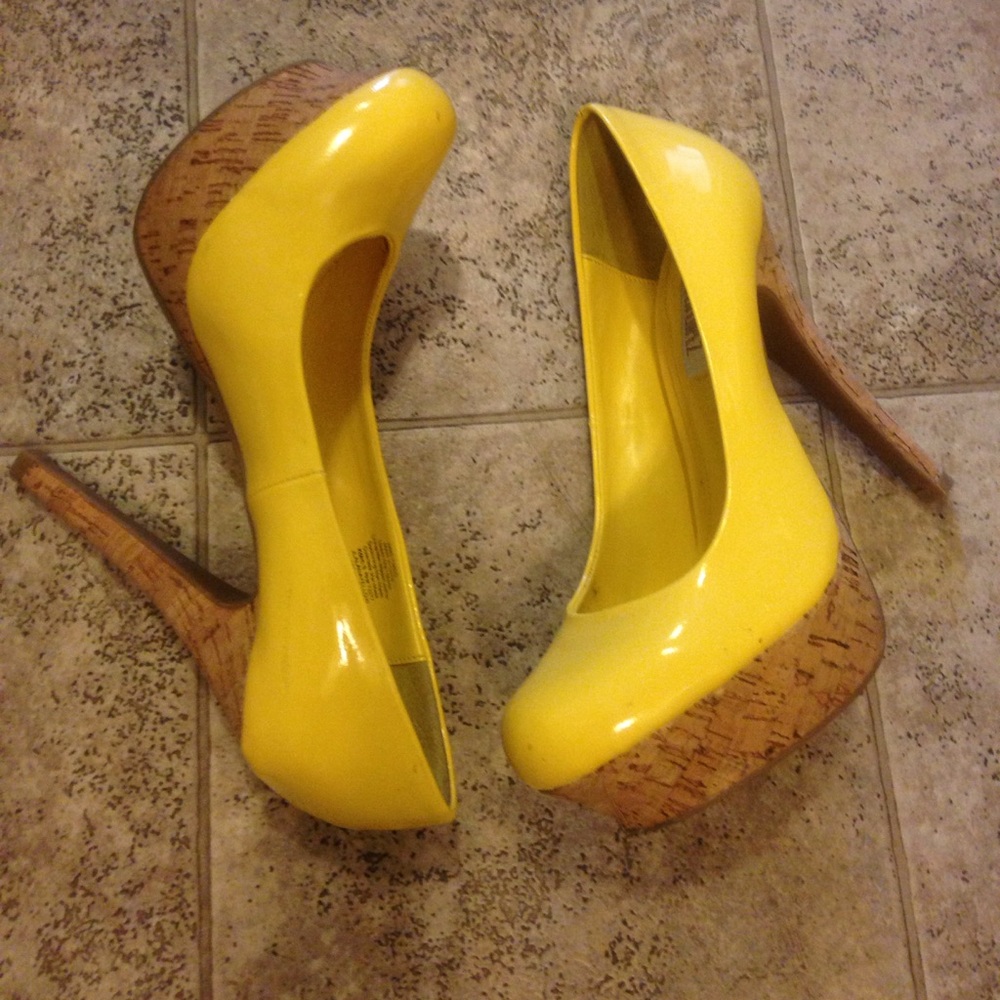 ‼️⚠️ FINAL SALE ‼️ JESSICA LOPEZ YELLOW HEELS