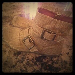 Blowfish Malibu brown and tan bootie size 8