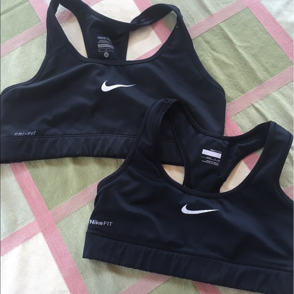 Black Nike sports bra