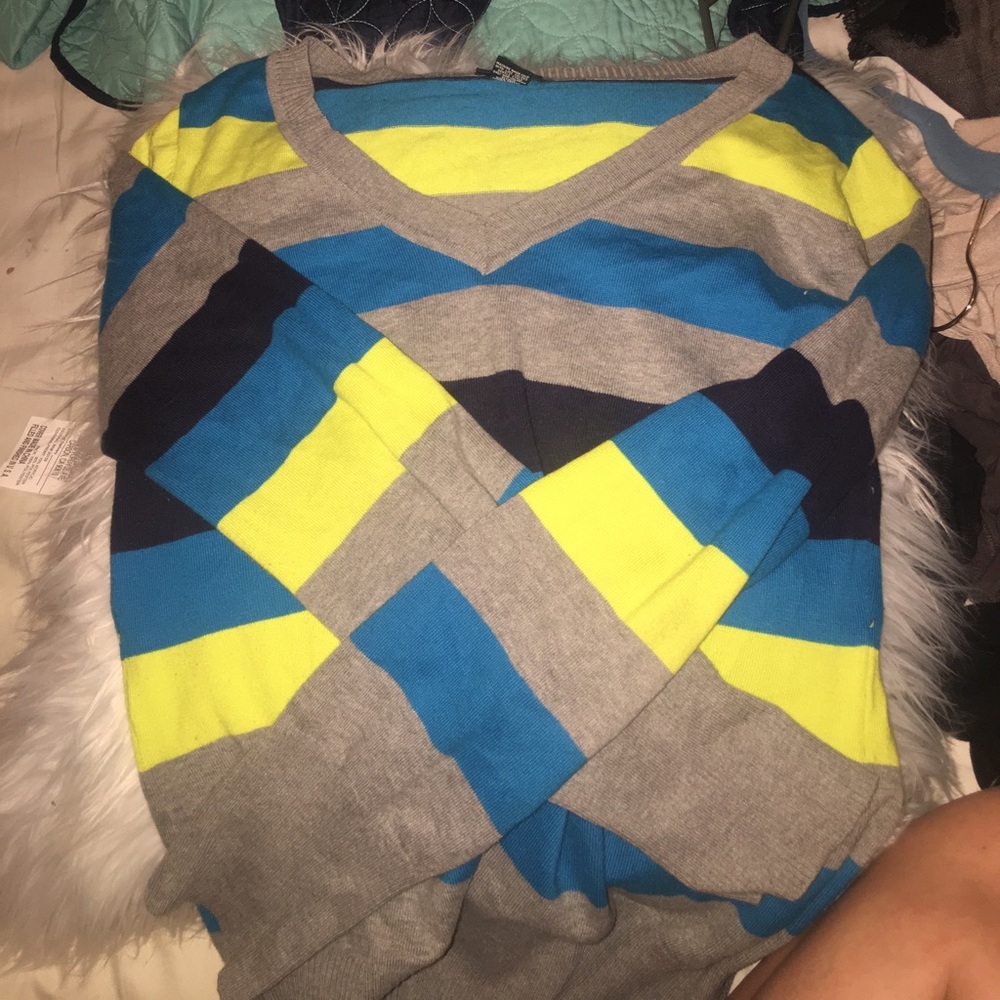 V neck sweater