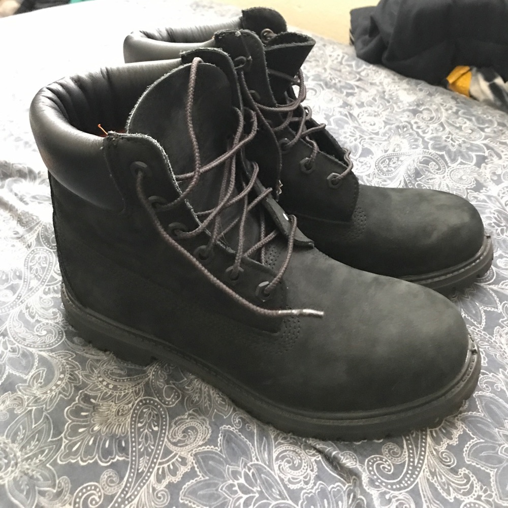 Women's timberland 6inch boots in black 8.5 M