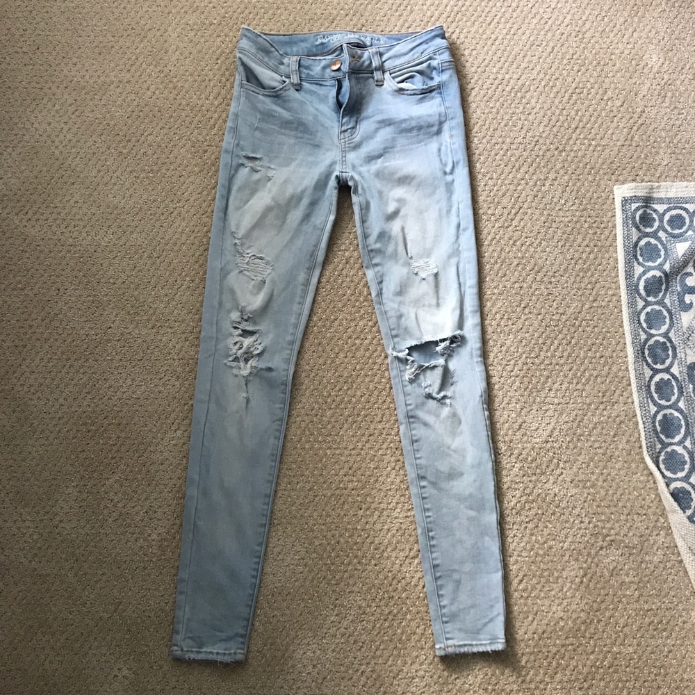 AE comfy distressed jeans