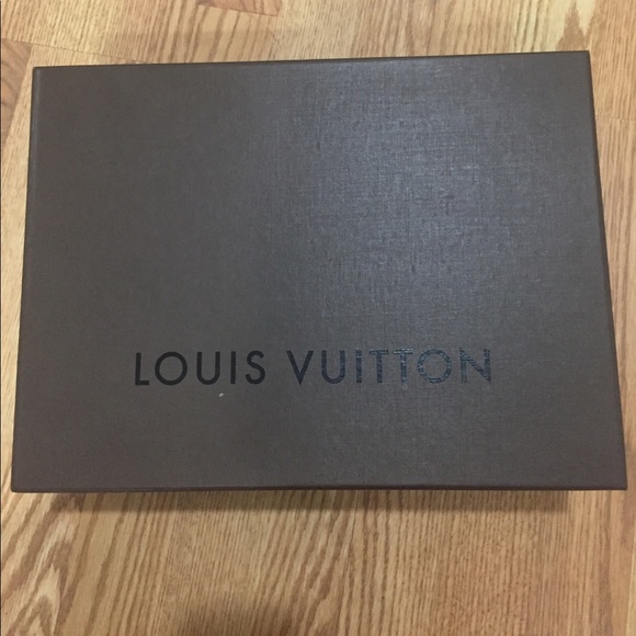 Louis Vuitton Box and Ribbon - Picture 2 of 4