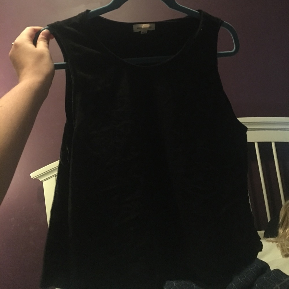 Black stylish tank top (somewhat cropped)