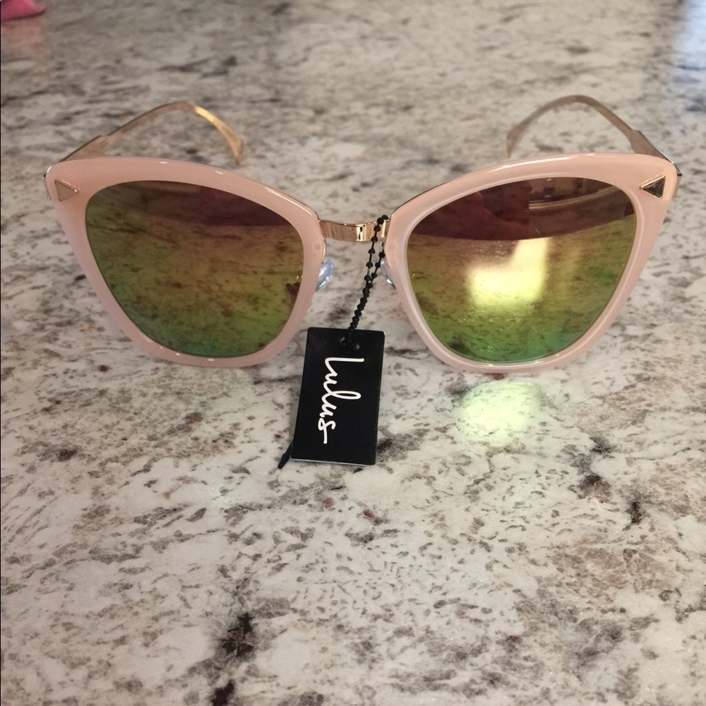 Never worn super cute LuLus sunglasses!