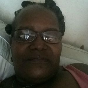 Meet your Posher, Rena