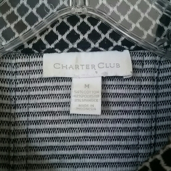 A black and white patterned jacket - Picture 2 of 4