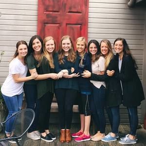 Meet your Posher, Lauren