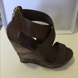 DVF opal wedge, size 6