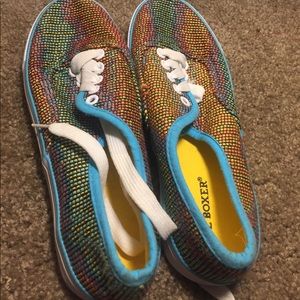 Casual shoes