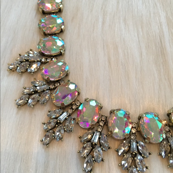Beautiful Statement Necklace - Picture 4 of 6