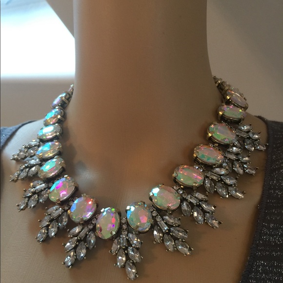 Beautiful Statement Necklace - Picture 6 of 6