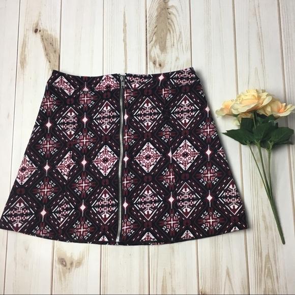 H&M Black and Red Printed Zipper Skirt - Picture 2 of 5